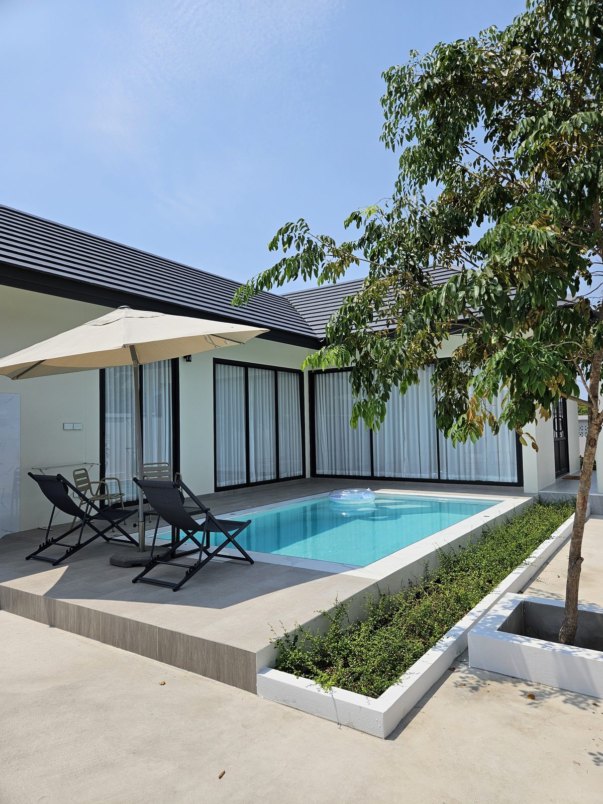 Villa B3 — wide shot