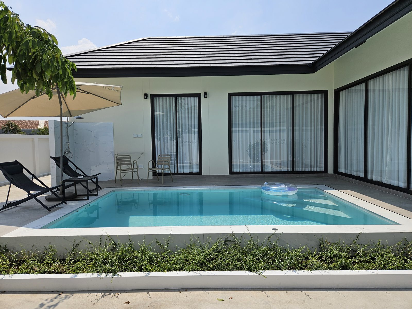 Villa B3 — pool & exterior