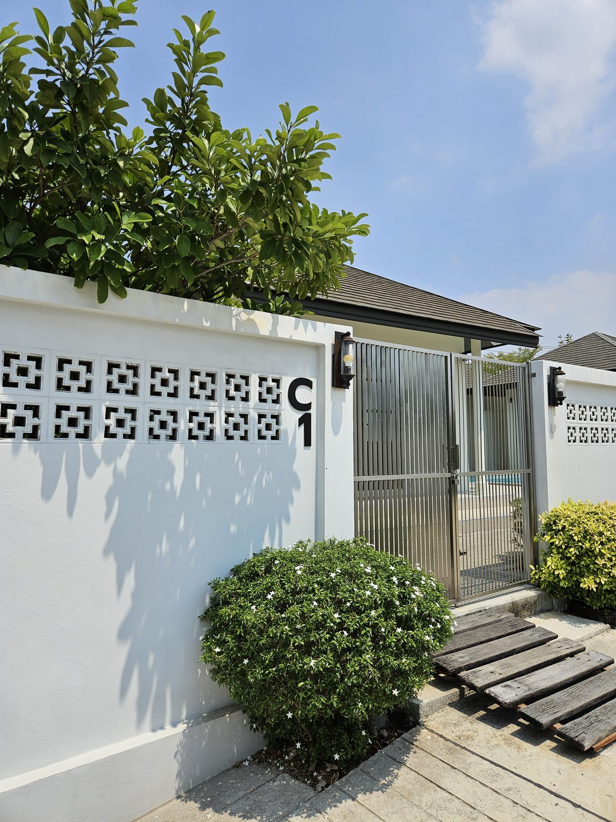 Villa C1 — wide shot